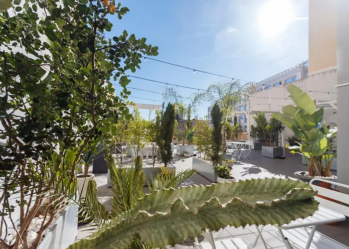 Red, Red Wine In By Misha's Place 3b Διαμέρισμα Lisboa