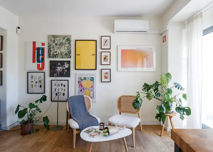 Red, Red Wine In By Misha's Place 3b *