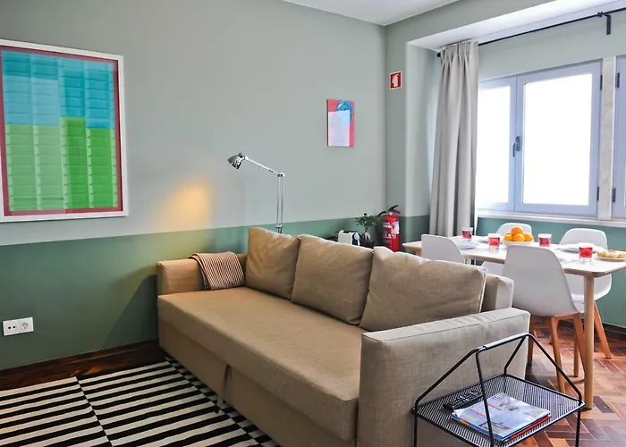 Red, Red Wine In By Misha's Place 3b شقة Lisboa