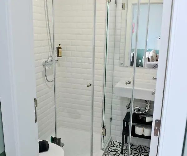 Red, Red Wine In By Misha's Place 3b *